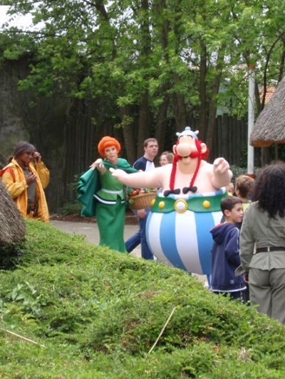 Click       
 ============== 
Asterix Park, Paris
 : elliagne paris