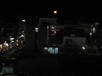 Click για να την δείτε σε μεγάλο μέγεθος
==============
Το φεγγάρι έτσι όπως φαίνεται απο τη βεράντα μου
κουνημενη η φωτο αλλά δεν πειράζει!!
Click για να την δείτε σε μεγάλο μέγεθος
==============
Το φεγγάρι έτσι όπως φαίνεται απο τη βεράντα μου
κουνημενη η φωτο αλλά δεν πειράζει!!