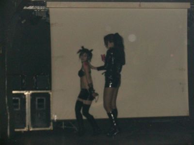 Click       
 ============== 
fetish dancers at undeworld club ( 1 year goth Gr Party)
