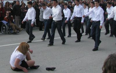 Click για να την δείτε σε μεγάλο μέγεθος
==============
Παρελαση 2/4
Τα δεκάποντα τακούνια θέλουν κι επιδέξειες φτέρνες
Click για να την δείτε σε μεγάλο μέγεθος
==============
Παρελαση 2/4
Τα δεκάποντα τακούνια θέλουν κι επιδέξειες φτέρνες