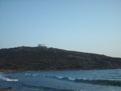 Click       
 ============== 
Sounio
TOOK THIS PICTURE WHILE I WAS HAVING LUNCH AT THE TAVERNA IN SOUNIO..
 : Sounio moraki