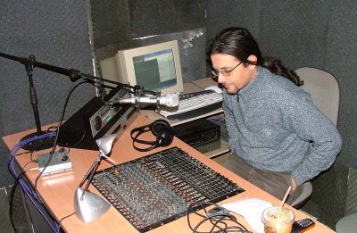 Click       
 ============== 
Free FM -  
     ...    Free 98 FM
 : Free FM 98fm studio console Nikos Adamou